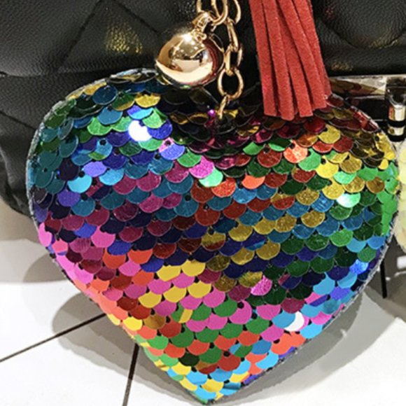 Accessories - 3/$27👗👗 Heart Shaped Sequin Keychain